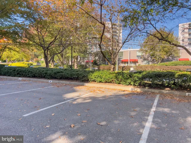$445,000 | 5000 Battery Lane, Unit 207, Bethesda, MD 20814