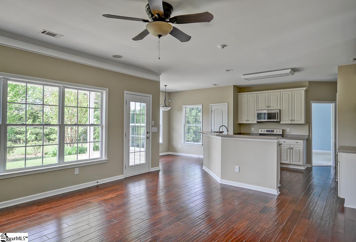 6 Wateree Way Simpsonville, SC 29680 - Photo 9 of 36 Gallery Image 9