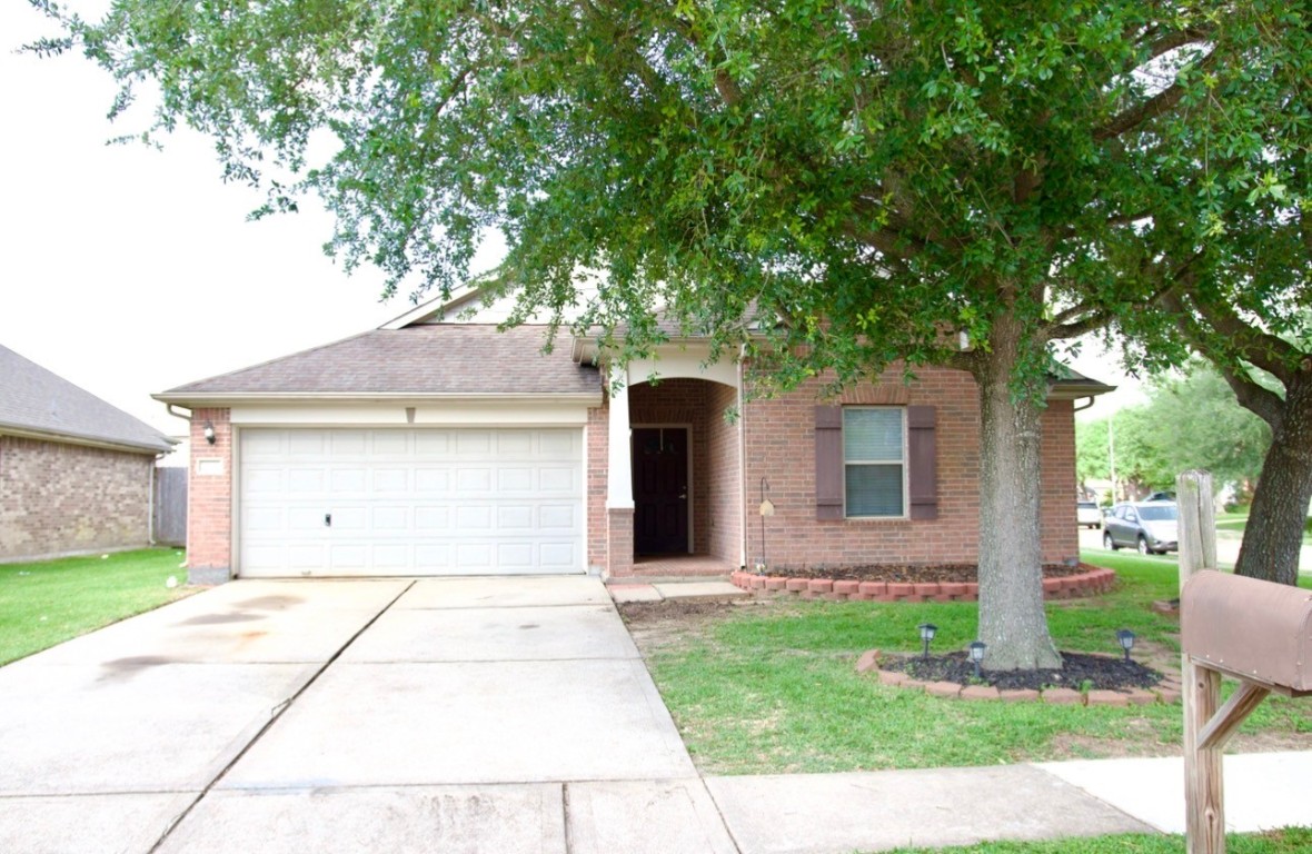 7911 Trestletree Way Baytown, TX 77521 - Photo 4 of 10