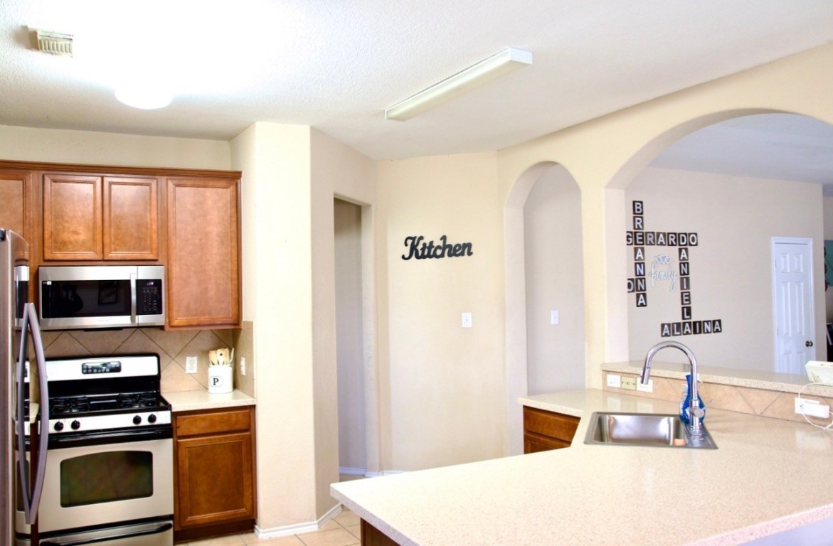 7911 Trestletree Way Baytown, TX 77521 - Photo 8 of 10