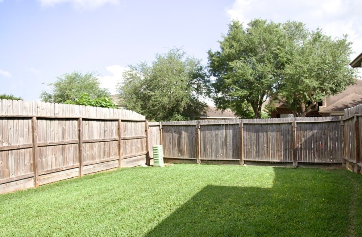 7911 Trestletree Way Baytown, TX 77521 - Photo 9 of 10