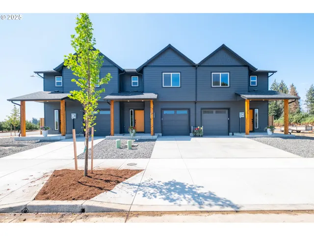 $1,199,000 | 1554-1588 Barn Street, Woodburn, OR 97071