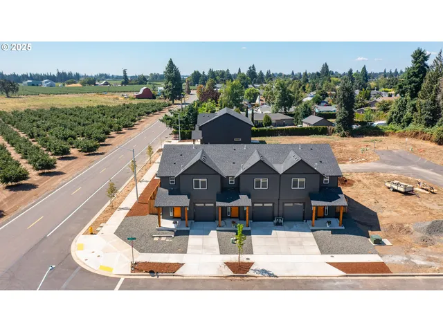 $1,199,000 | 1554-1588 Barn Street, Woodburn, OR 97071