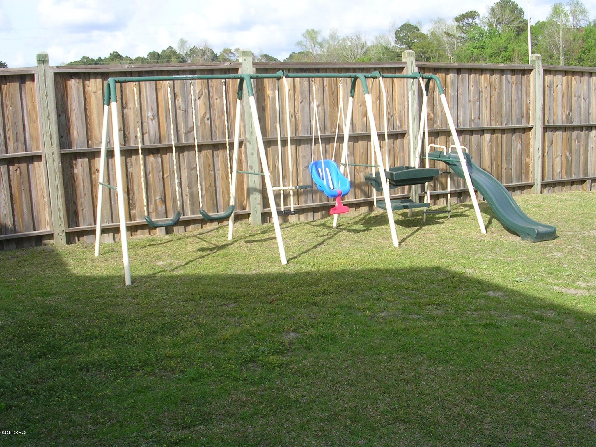 465 Nine Foot Road Newport, NC 28570 - Photo 27 of 33 8' fence