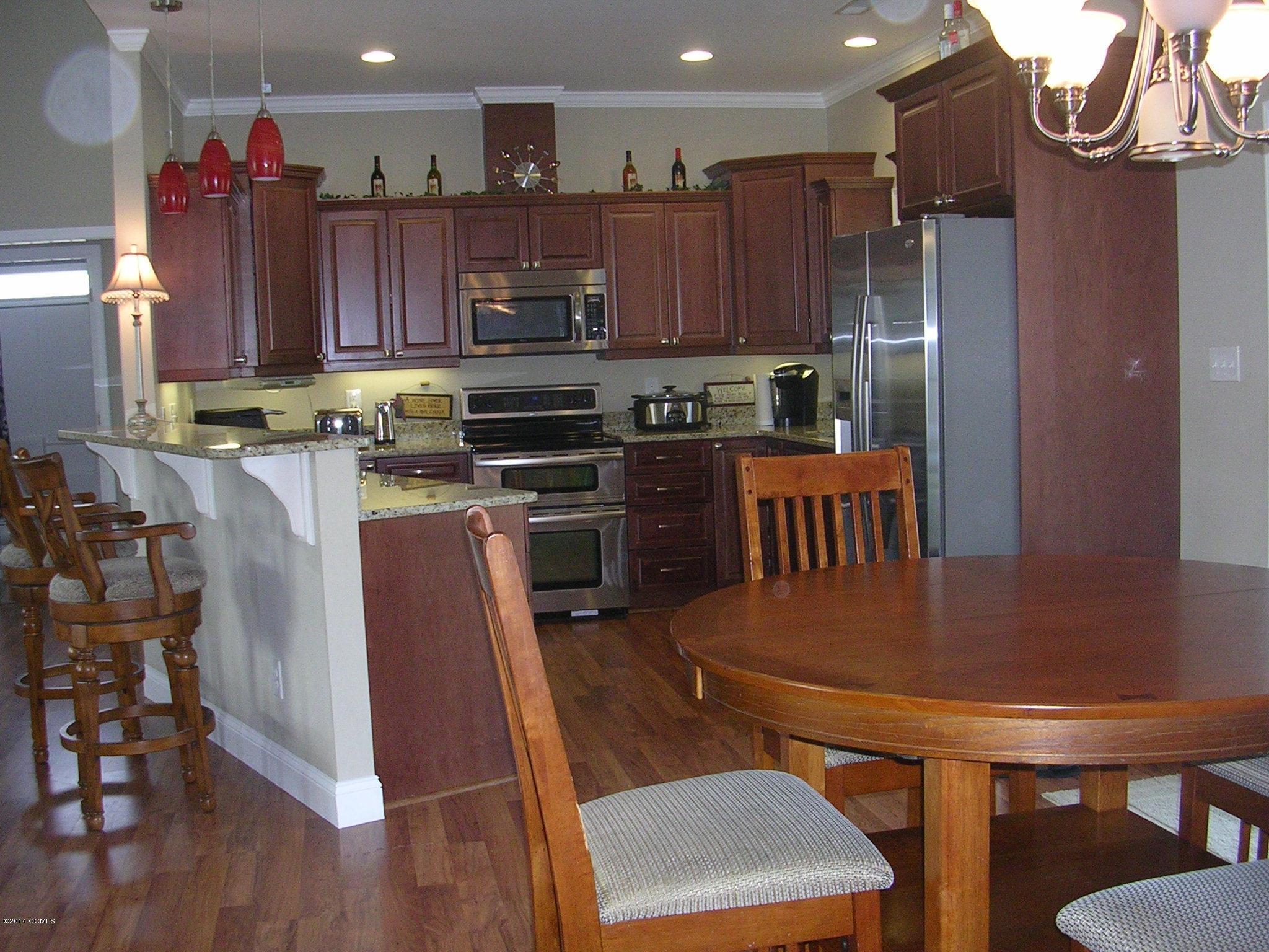 dining to kitchen