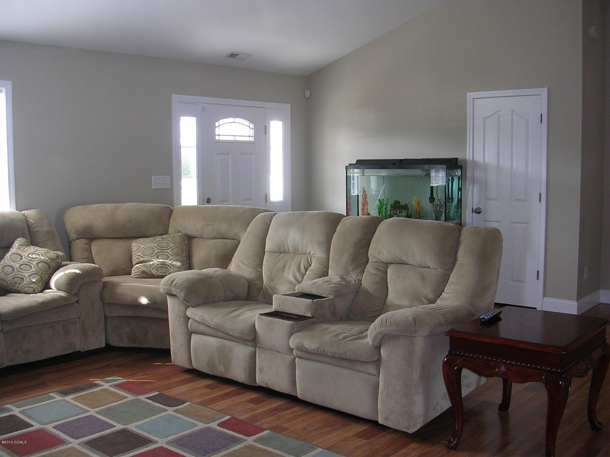 465 Nine Foot Road Newport, NC 28570 - Photo 8 of 33 living room