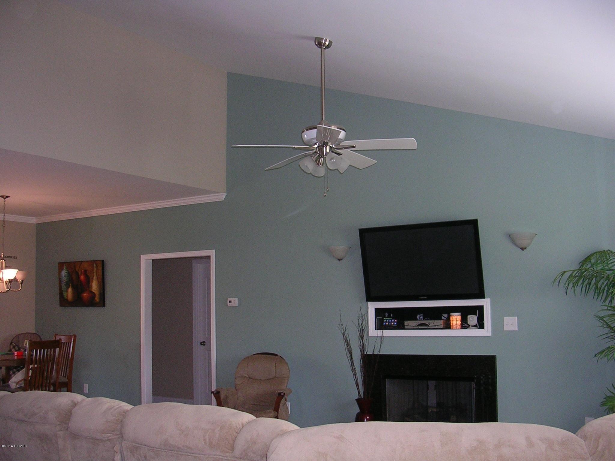 465 Nine Foot Road Newport, NC 28570 - Photo 10 of 33 vaulted ceiling