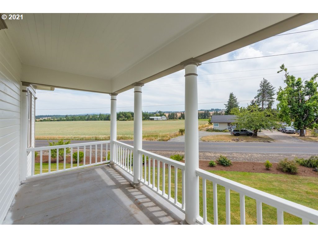 36902 South Kropf Road Woodburn, OR 97071 - Photo 23 of 26 a view of an ocean from a balcony