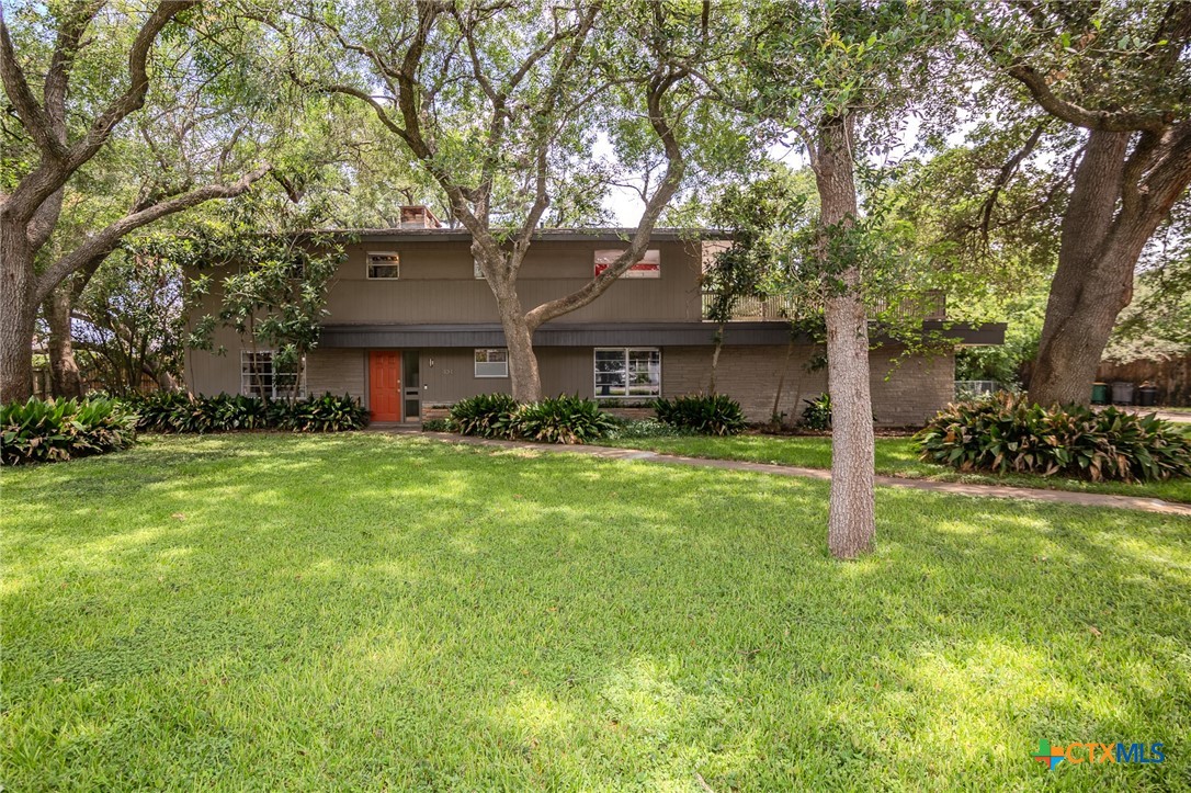 404 East Loma Vista Ave  