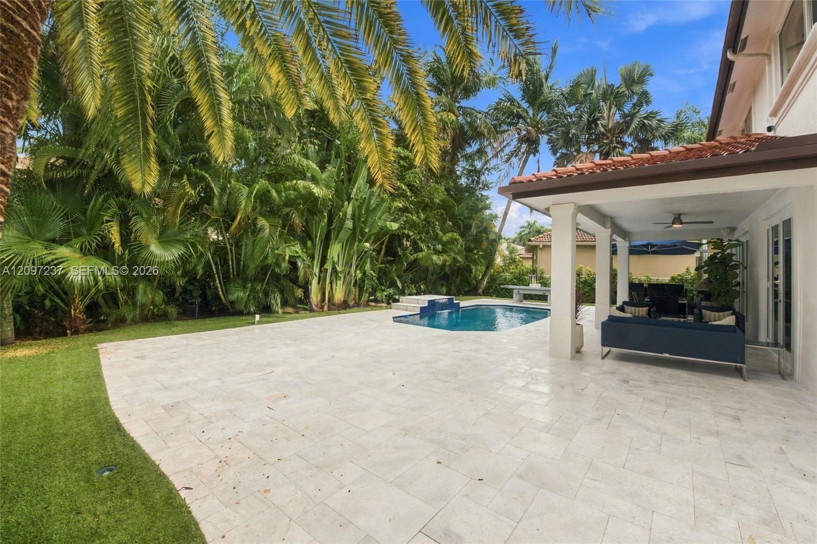 1937 Timberline Road Weston, FL 33327 - Photo 4 of 34 Gallery Image 4
