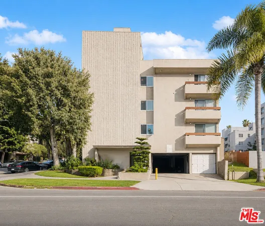 $1,299 | 500 South Hobart Boulevard, Unit 200, Los Angeles, CA 90020