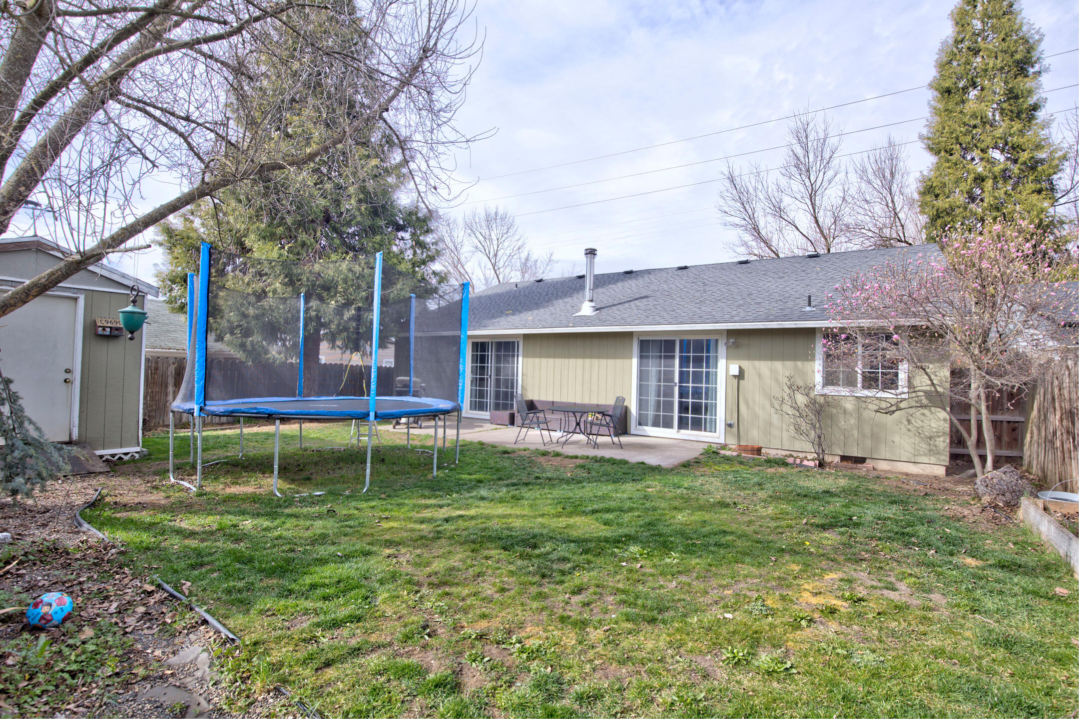 3070 Delta Waters Road Medford, OR 97504 - Photo 24 of 28 Backyard
