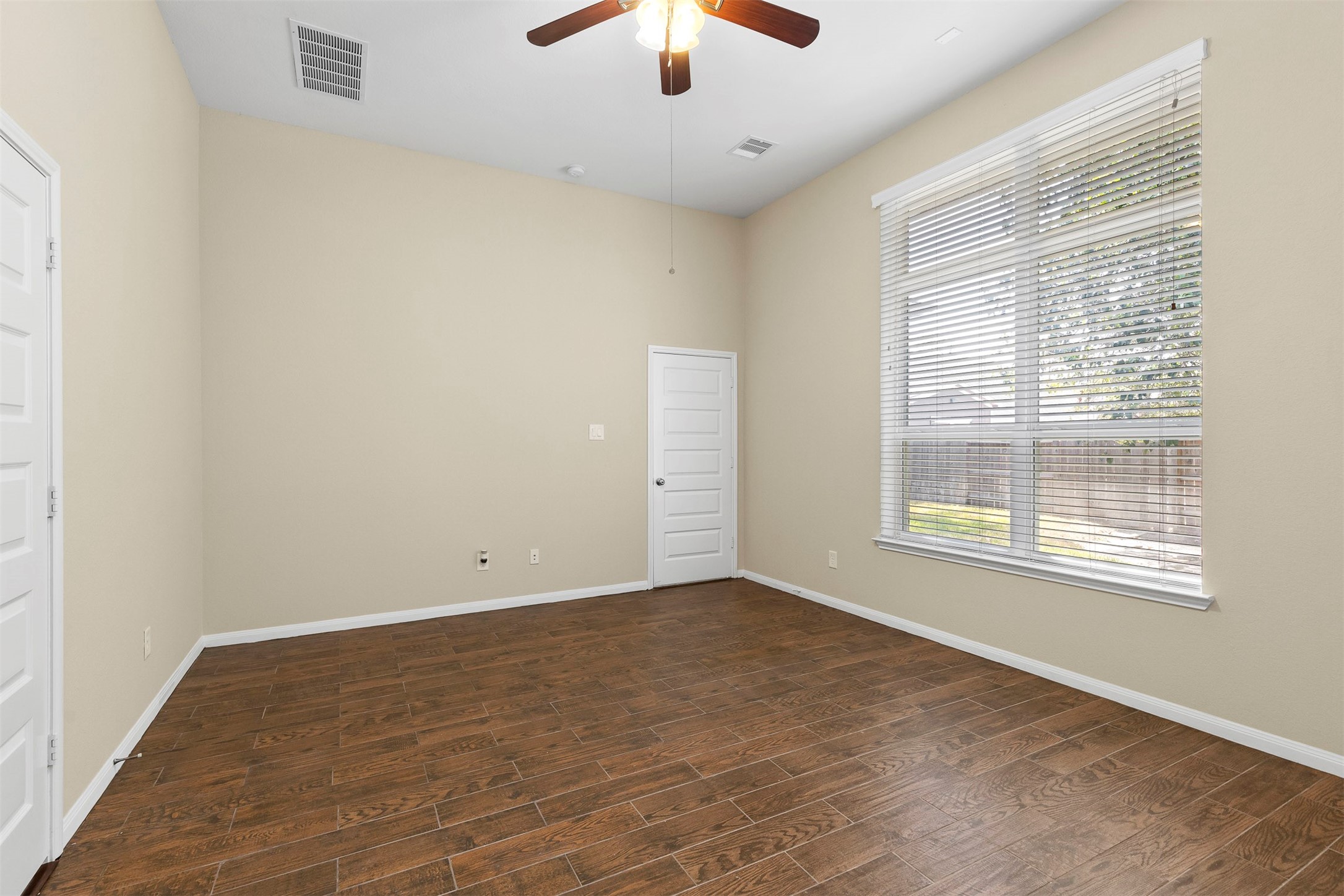 22023 Flashing Ridge Spring, TX 77389 - Photo 14 of 32 Primary bedroom