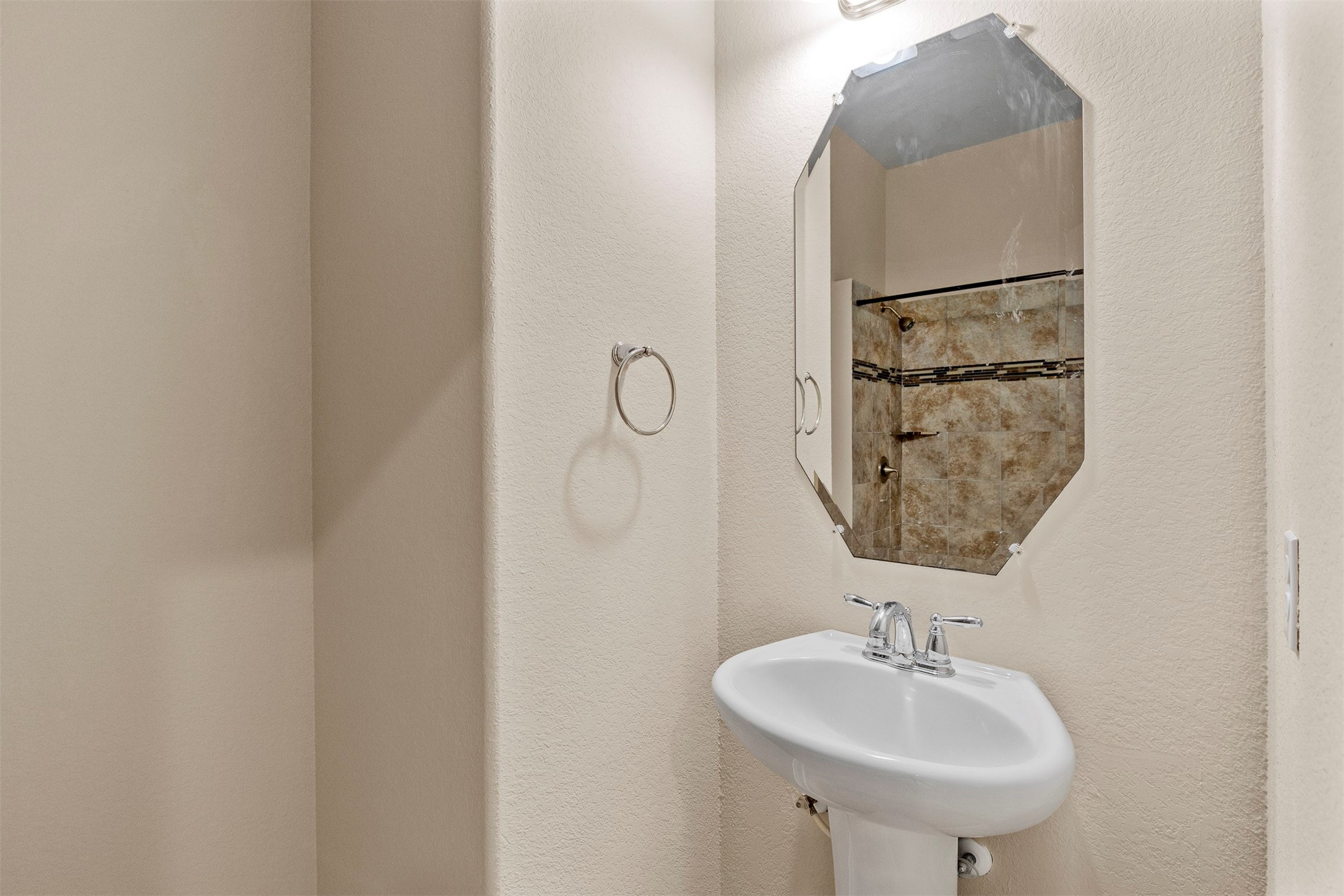 22023 Flashing Ridge Spring, TX 77389 - Photo 25 of 32 Secondary bathroom on 2nd floor.