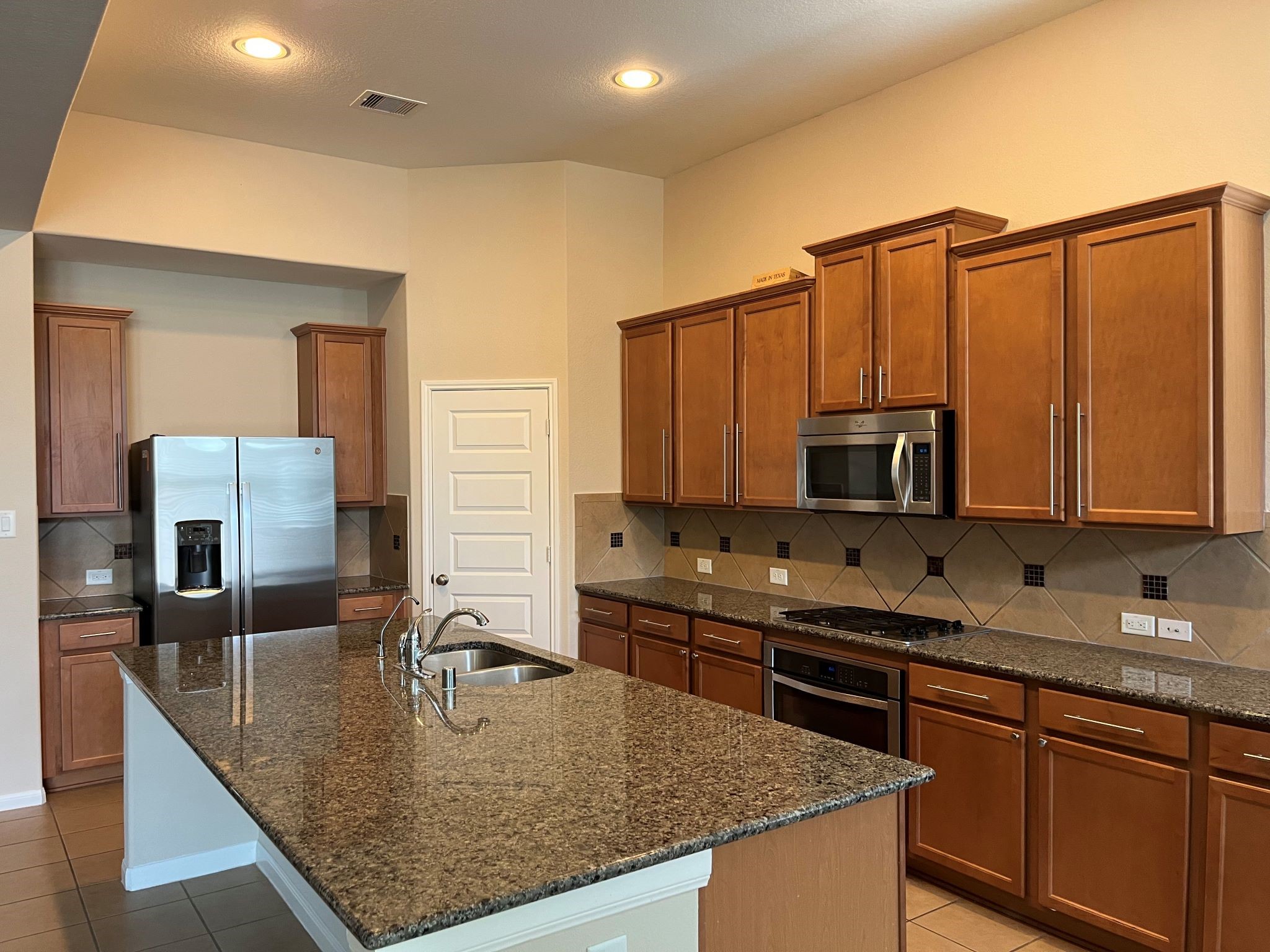 22023 Flashing Ridge Spring, TX 77389 - Photo 7 of 32 Kitchen with very large island!