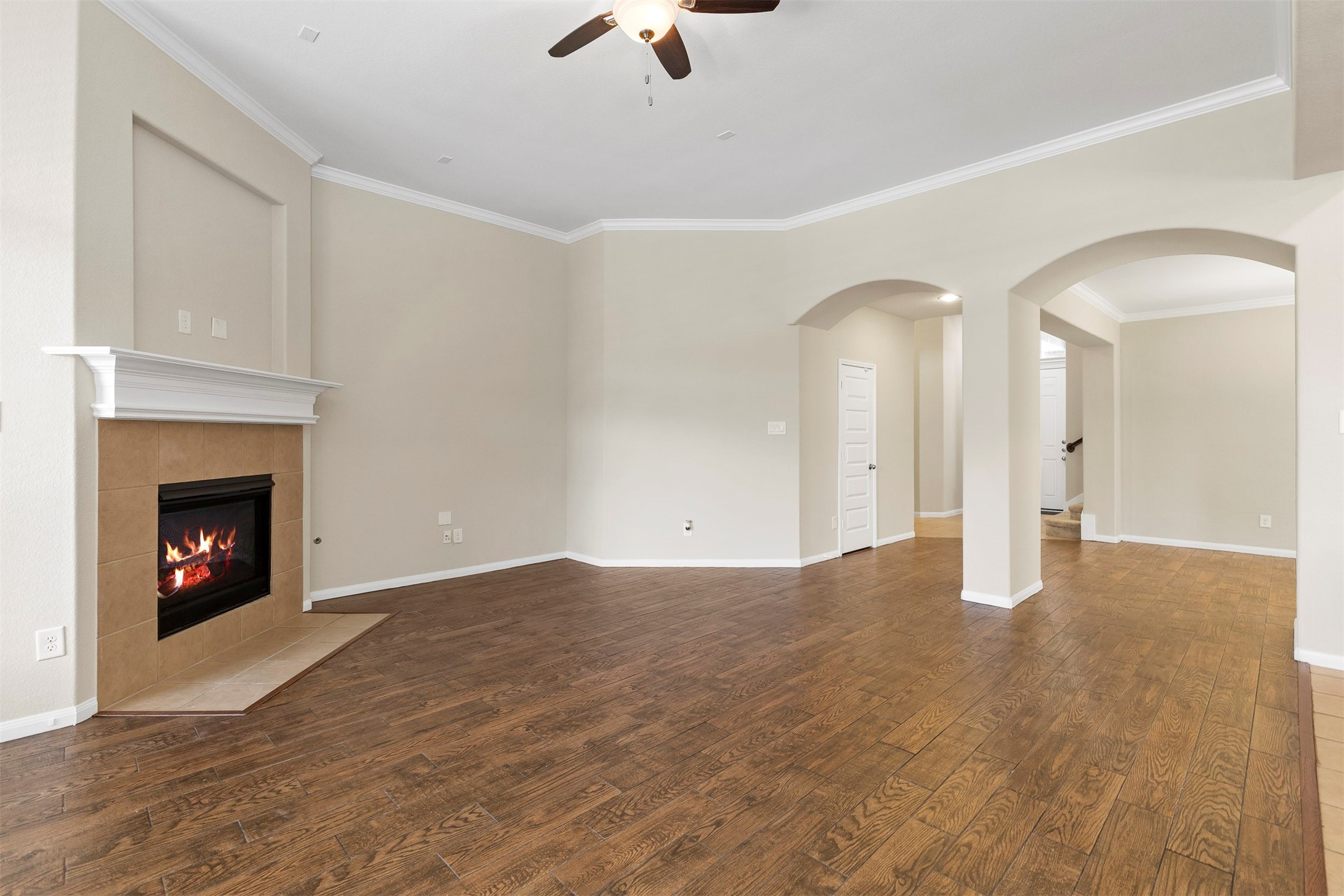 22023 Flashing Ridge Spring, TX 77389 - Photo 9 of 32 Family room