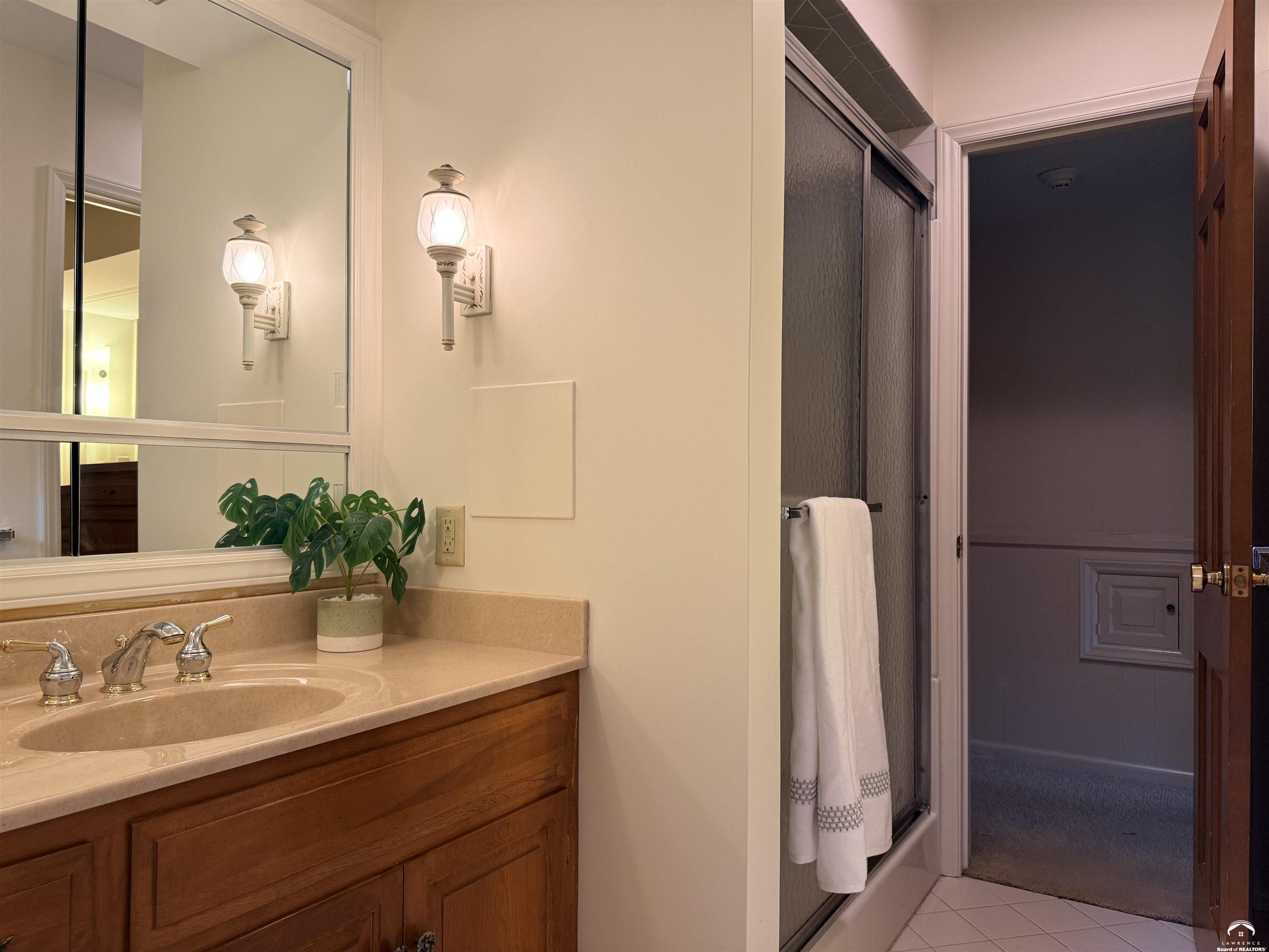 2806 Schwarz Road Lawrence, KS 66049 - Photo 9 of 99 Gallery Image 9
