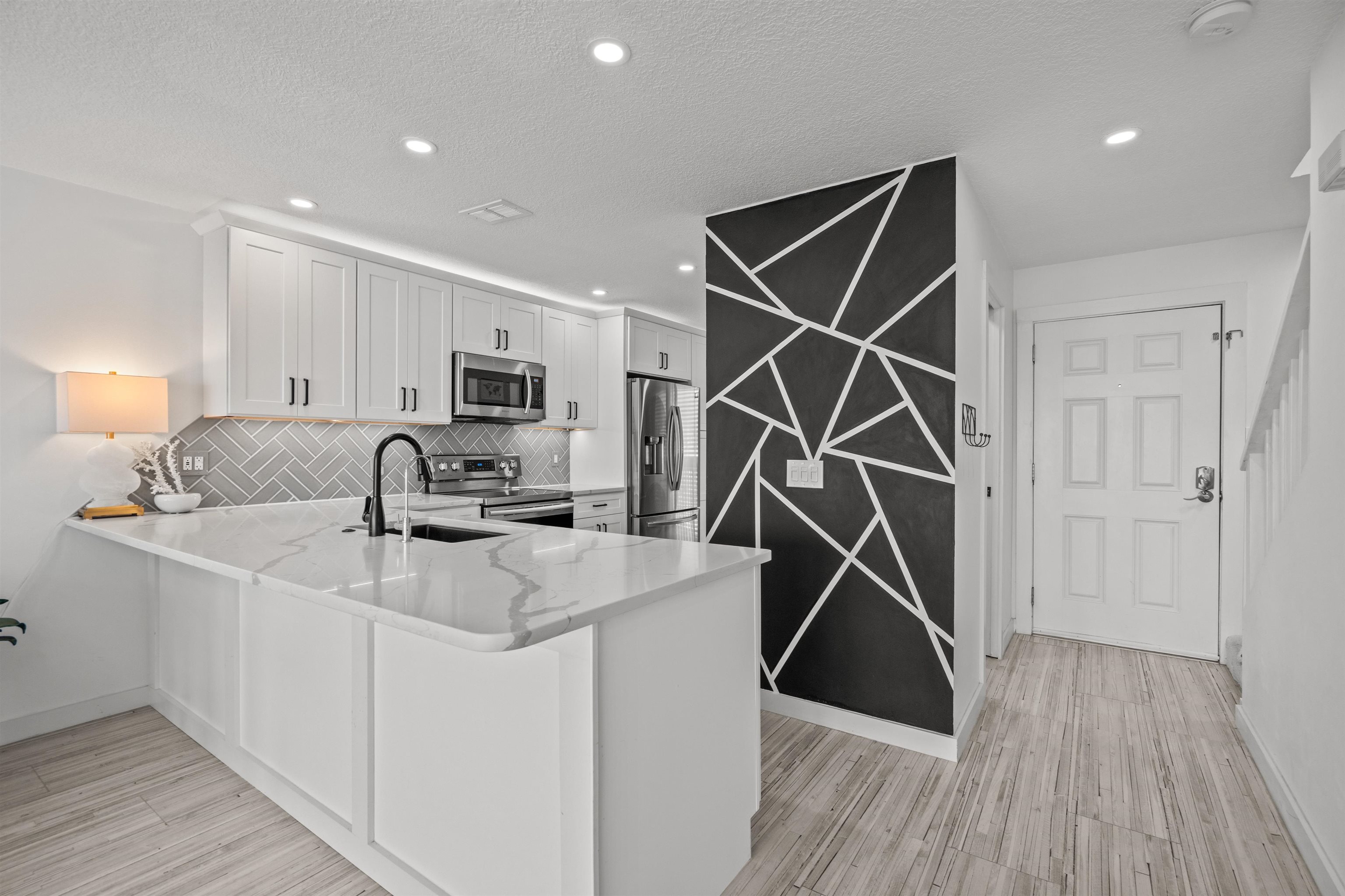 2 10th Street, Unit 4 St. Augustine, FL 32080 - Photo 4 of 39