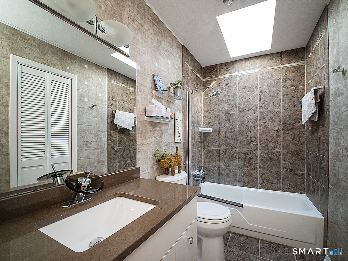 763 Woodruff Road Milford, CT 06461 - Photo 25 of 38