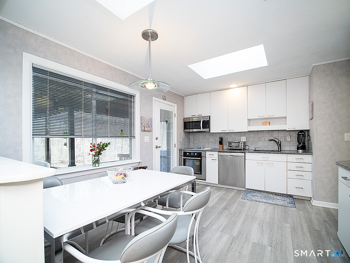 763 Woodruff Road Milford, CT 06461 - Photo 5 of 38