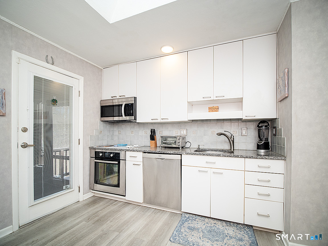 763 Woodruff Road Milford, CT 06461 - Photo 6 of 38