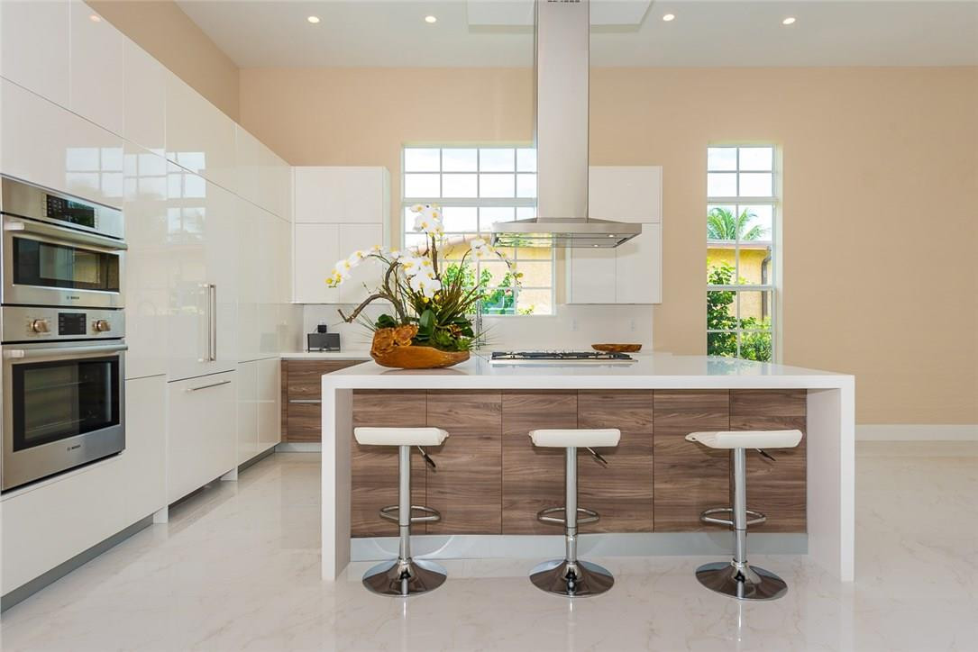 200 Northeast 3rd Avenue Boca Raton, FL 33432 - Photo 35 of 65 GOURMET KITCHEN