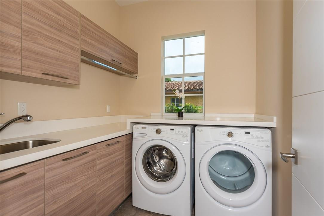 200 Northeast 3rd Avenue Boca Raton, FL 33432 - Photo 39 of 65 LAUNDRY ROOM