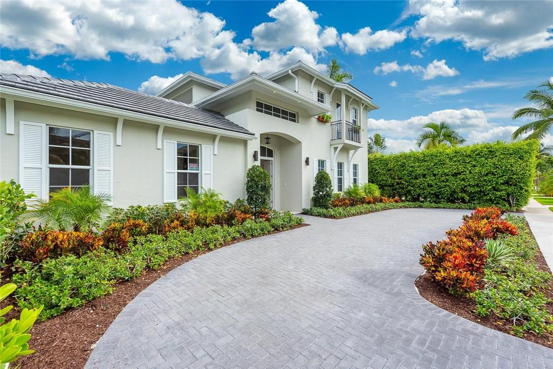 200 Northeast 3rd Avenue Boca Raton, FL 33432 - Photo 5 of 65 ENTRANCE DRIVEWAY