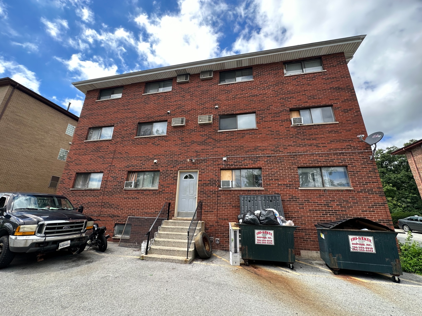 14647 Lamon Avenue Midlothian, IL 60445 - Photo 2 of 12