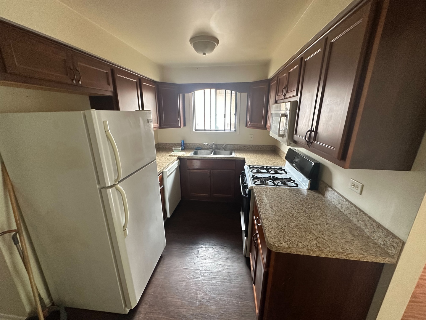 14647 Lamon Avenue Midlothian, IL 60445 - Photo 4 of 12