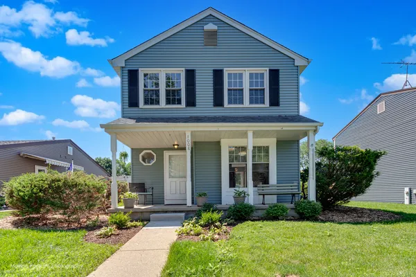 $399,000 | 1008 Geneva Drive, Geneva, IL 60134