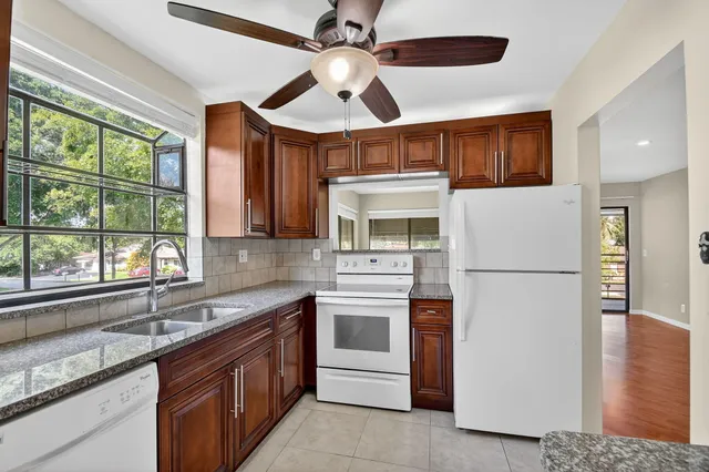 $2,060 | 5040 Rose Hill Drive, Unit 206, Boynton Beach, FL 33437