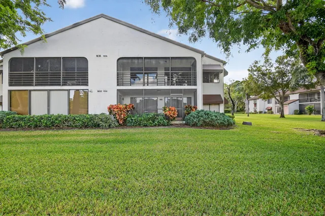 $2,060 | 5040 Rose Hill Drive, Unit 206, Boynton Beach, FL 33437