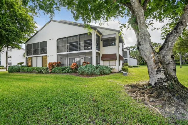 $2,060 | 5040 Rose Hill Drive, Unit 206, Boynton Beach, FL 33437