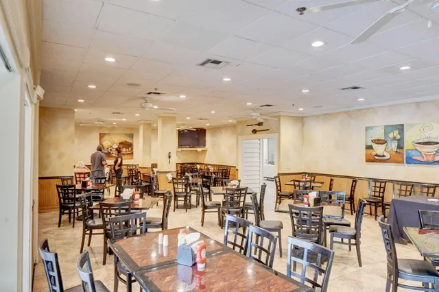 $2,060 | 5040 Rose Hill Drive, Unit 206, Boynton Beach, FL 33437