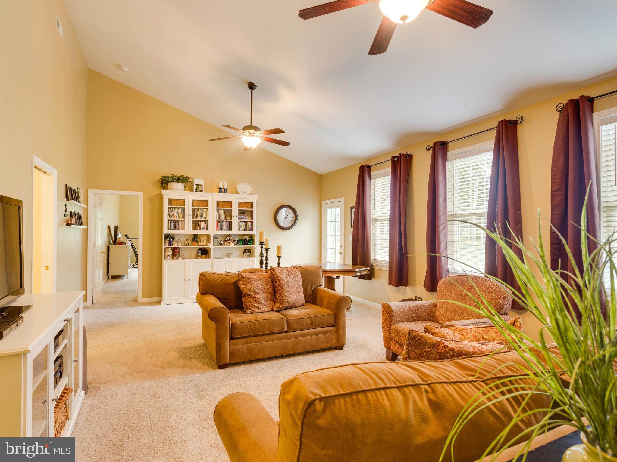 7367 Rogues Road Nokesville, VA 20181 - Photo 13 of 22 Family Room