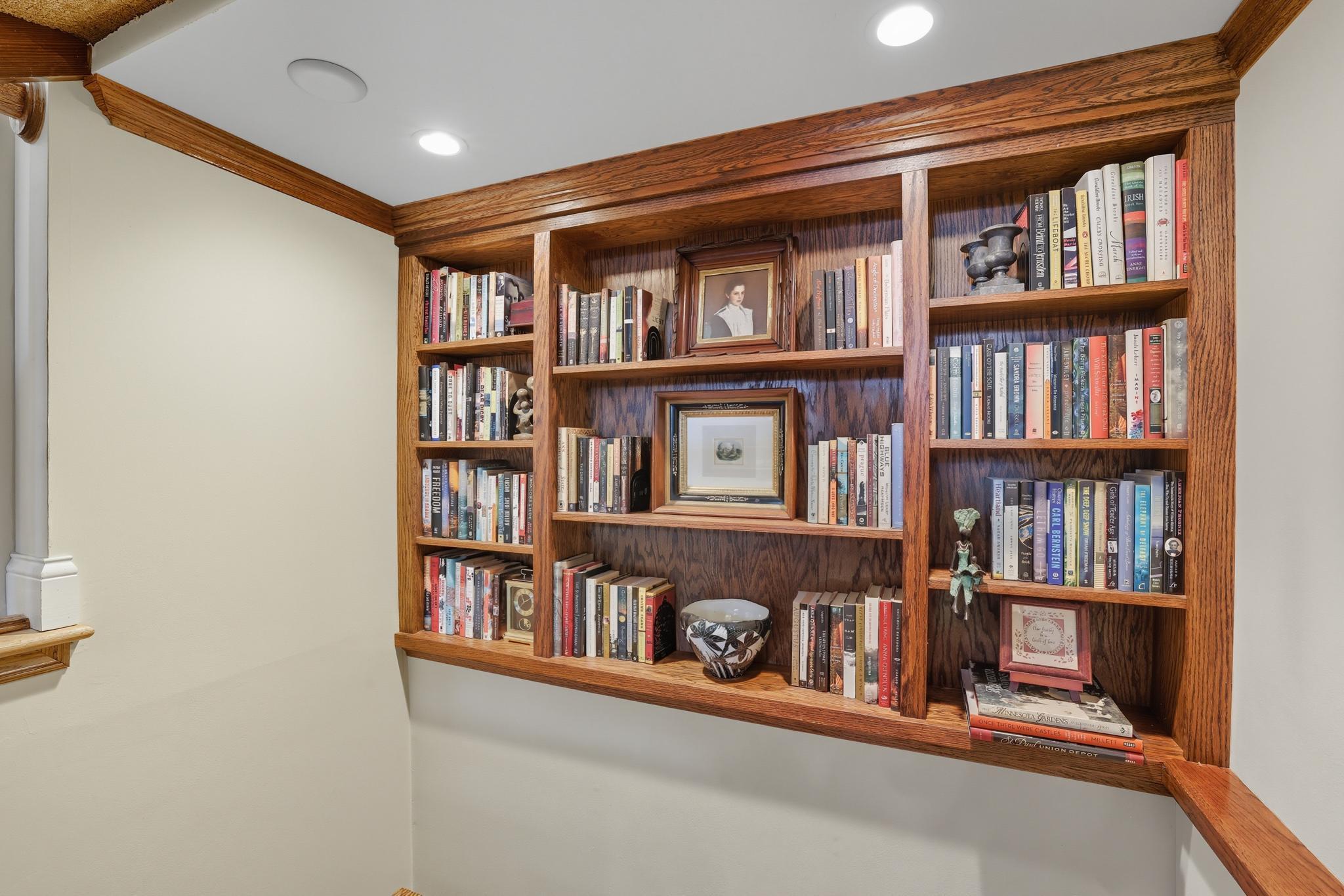 1115 Edgcumbe Road St. Paul, MN 55105 - Photo 23 of 36