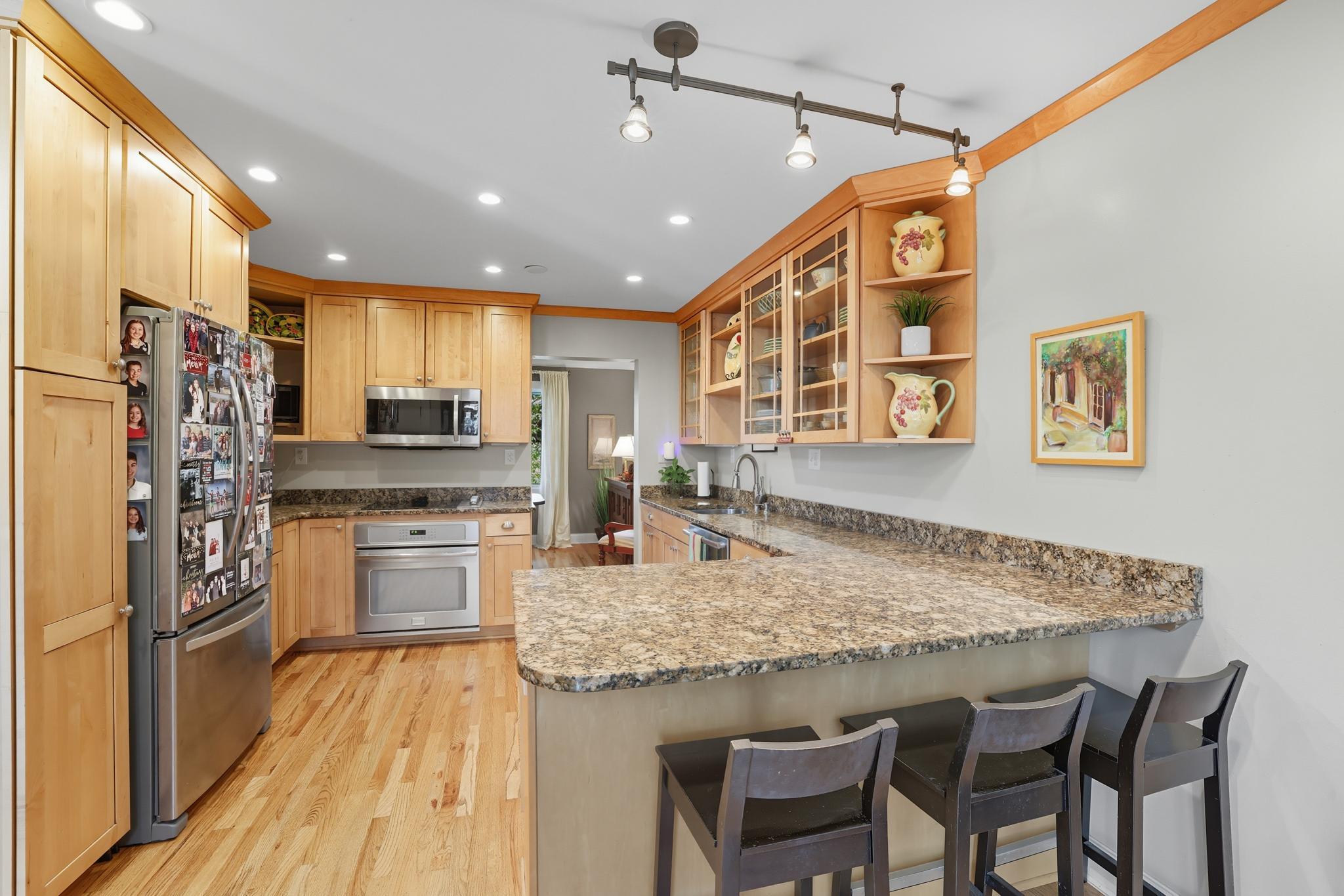 1115 Edgcumbe Road St. Paul, MN 55105 - Photo 3 of 36