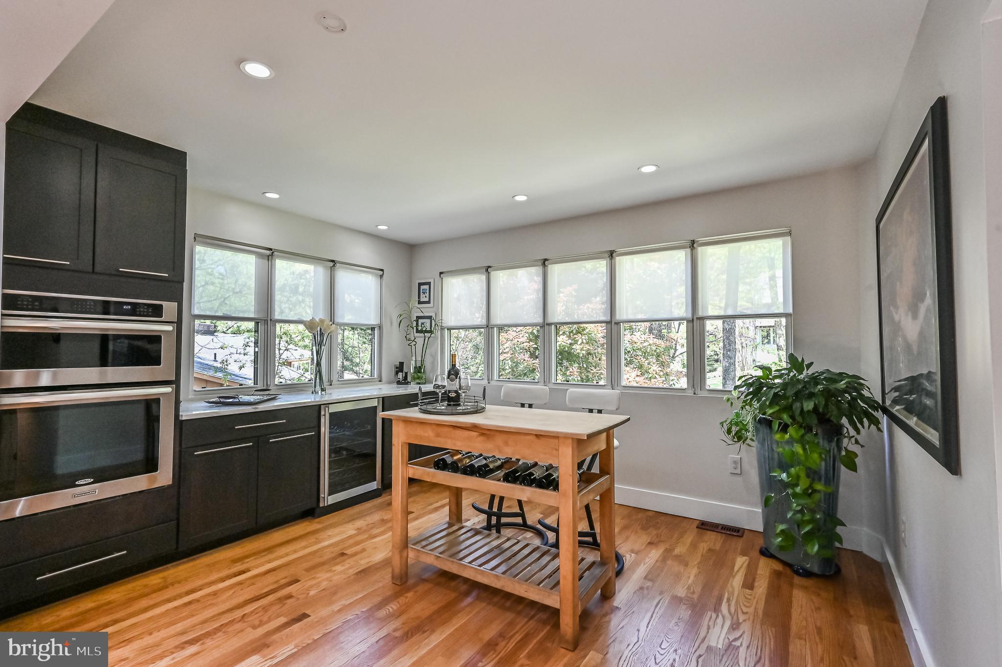 2000 Halyard Lane Reston, VA 20191 - Photo 15 of 56 The bar is a perfect serving area for parties