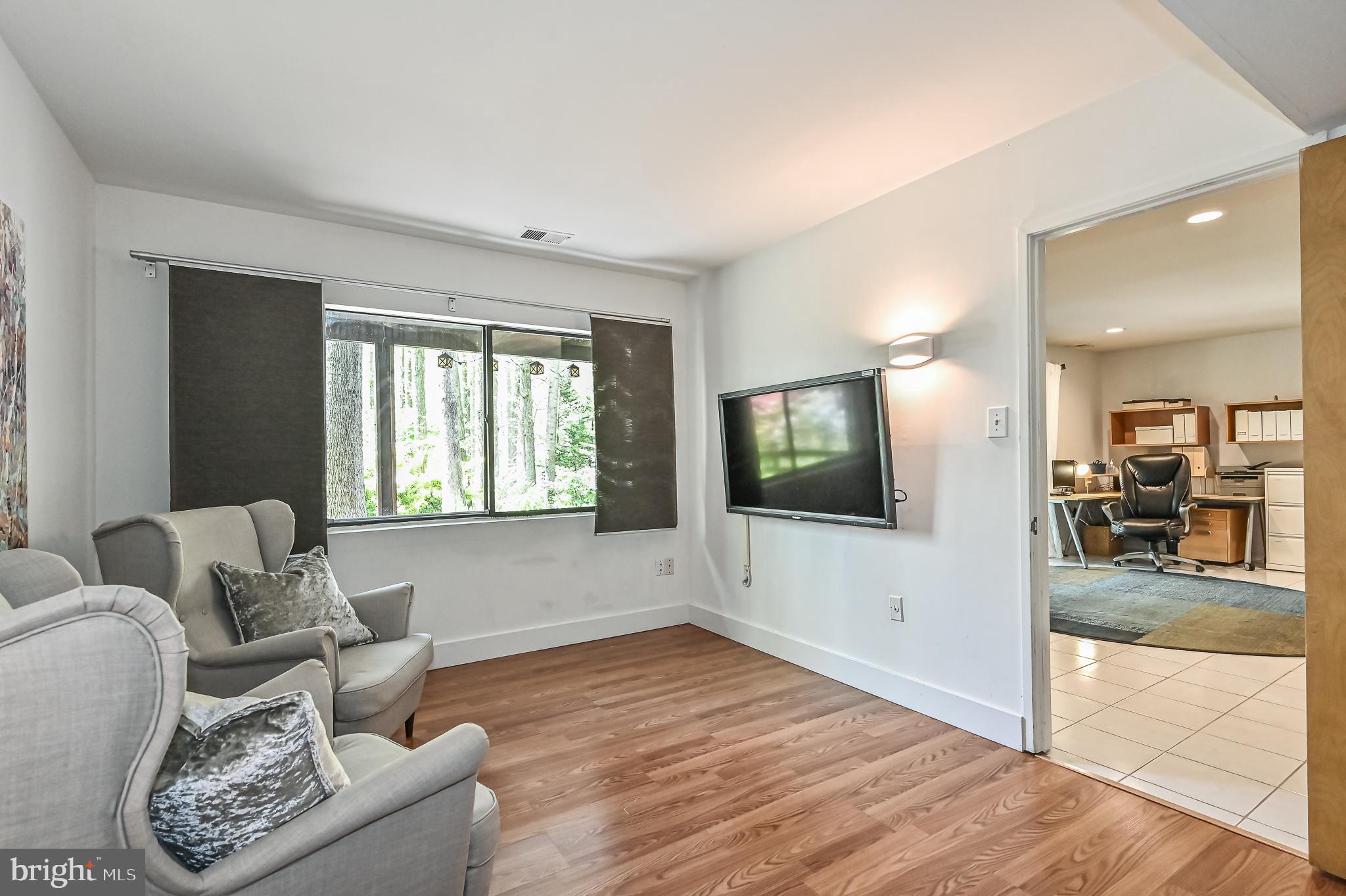 2000 Halyard Lane Reston, VA 20191 - Photo 28 of 56 Sitting area for lower level bedroom
