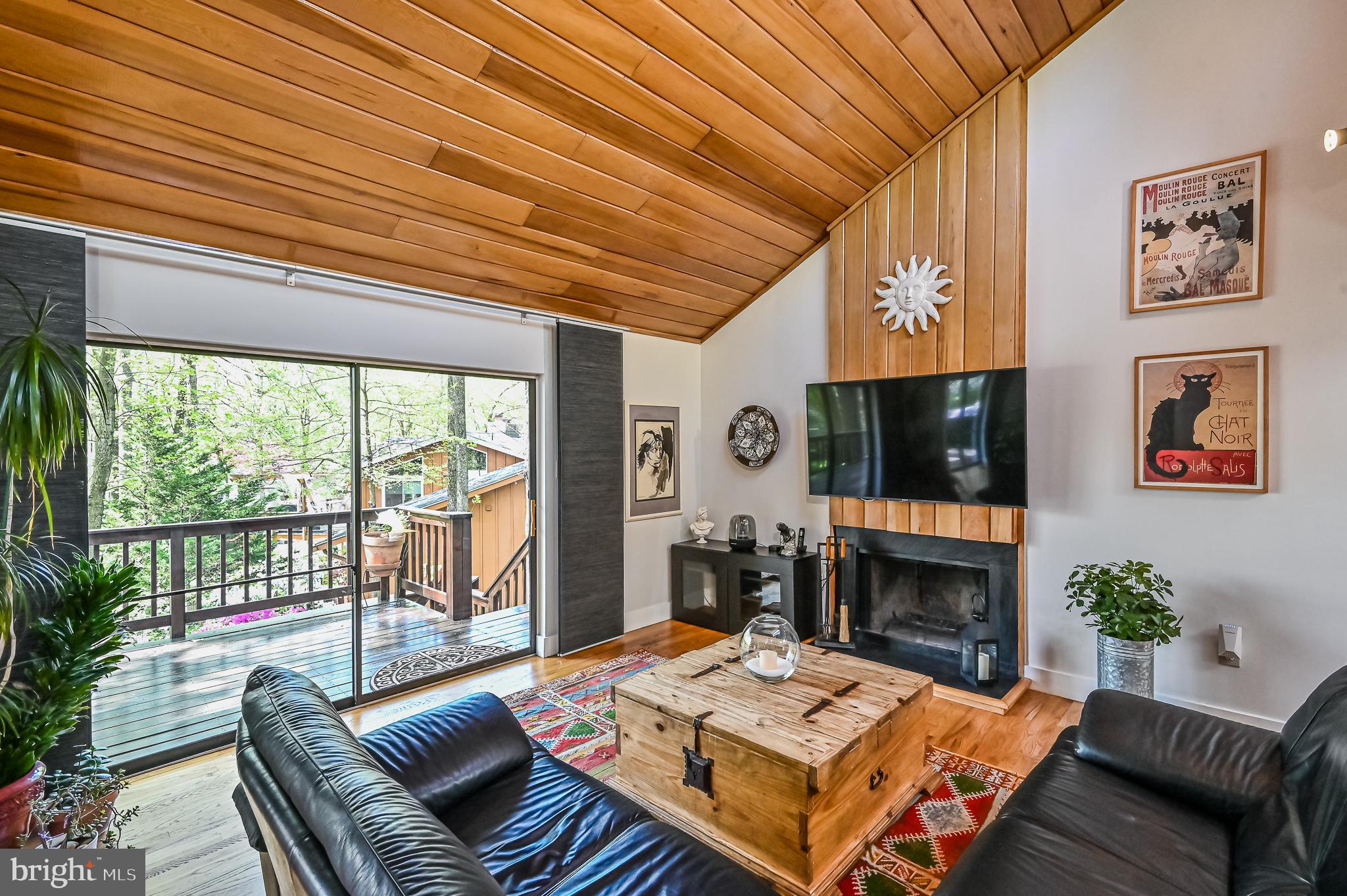 2000 Halyard Lane Reston, VA 20191 - Photo 9 of 56 Family Room with Sliding Glass Doors to Rear Deck