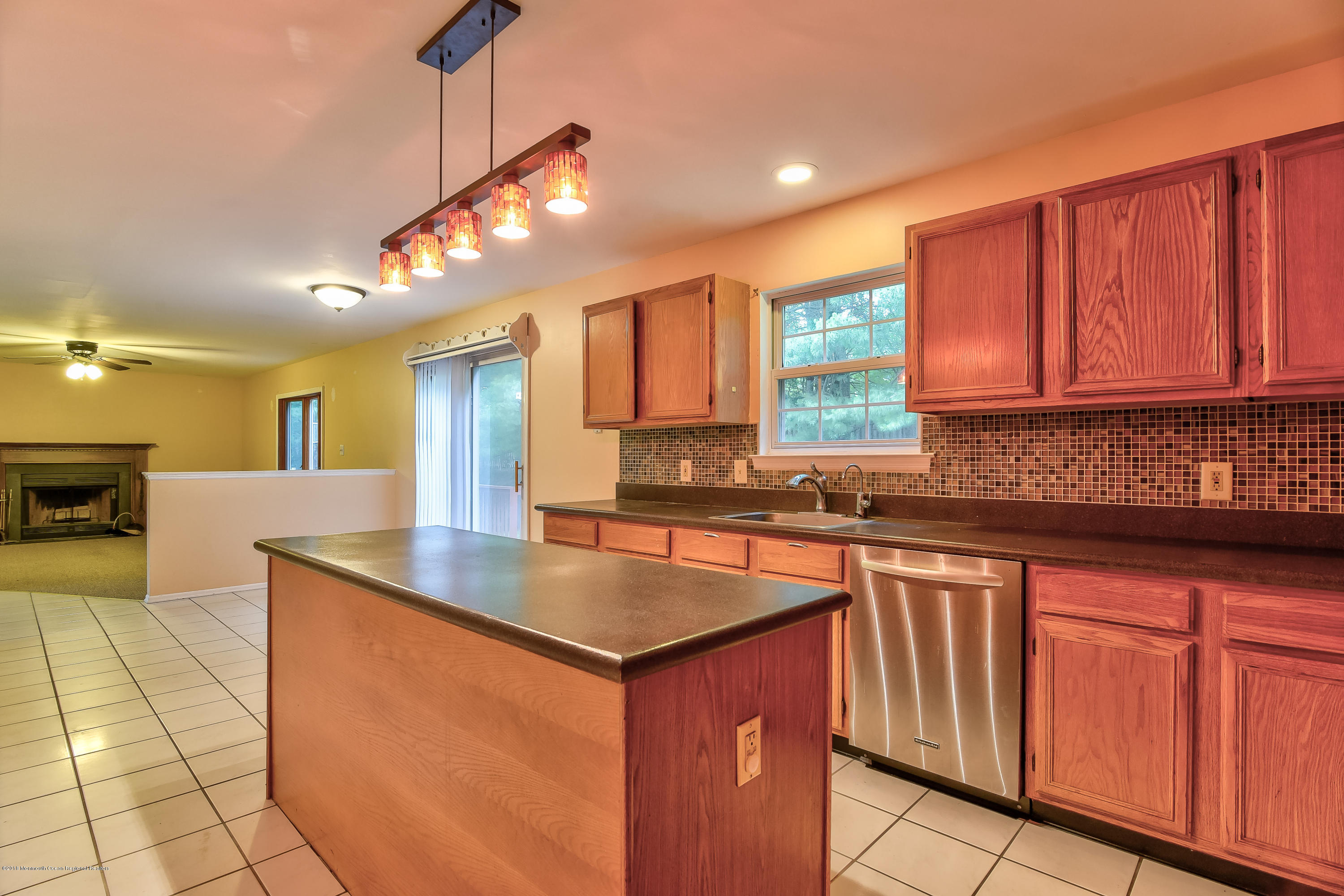 31 Enclosure Drive Morganville, NJ 07751 - Photo 4 of 22 DSC_5415_6_7-7
