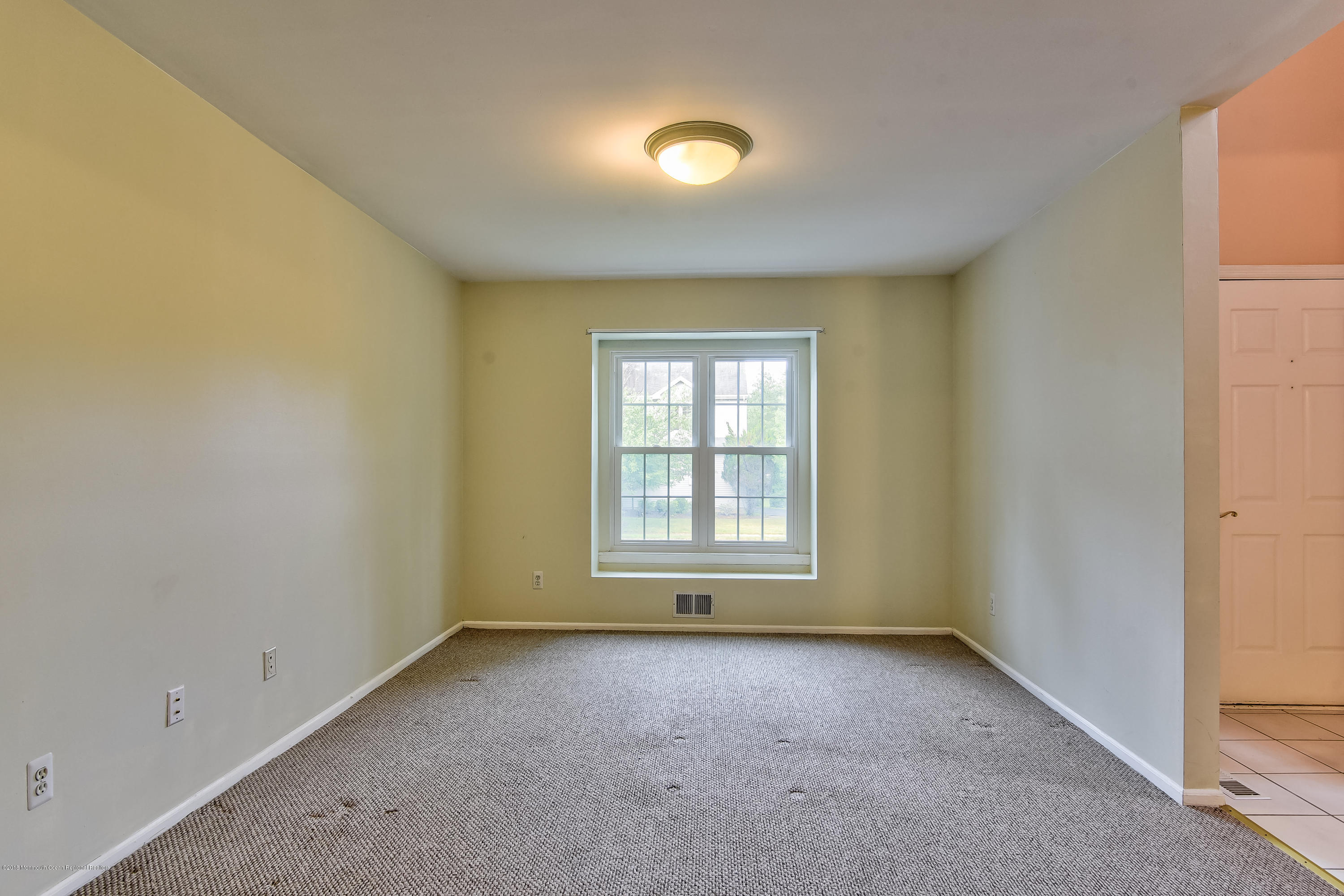 31 Enclosure Drive Morganville, NJ 07751 - Photo 5 of 22 DSC_5400_1_2-2