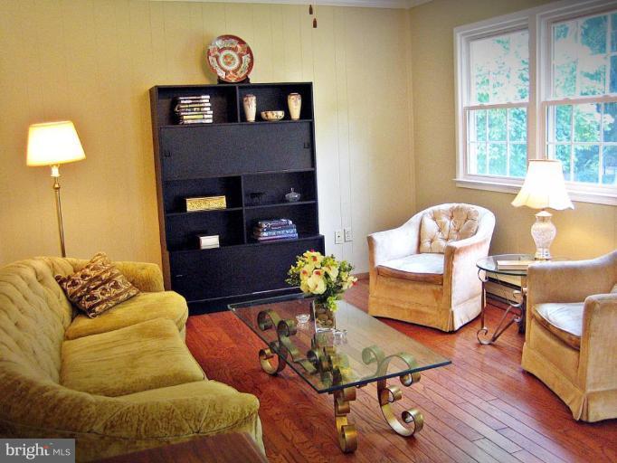 13212 Delaney Road Woodbridge, VA 22193 - Photo 11 of 30 Family Room #3