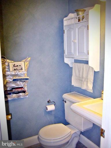 13212 Delaney Road Woodbridge, VA 22193 - Photo 12 of 30 Half Bath 1