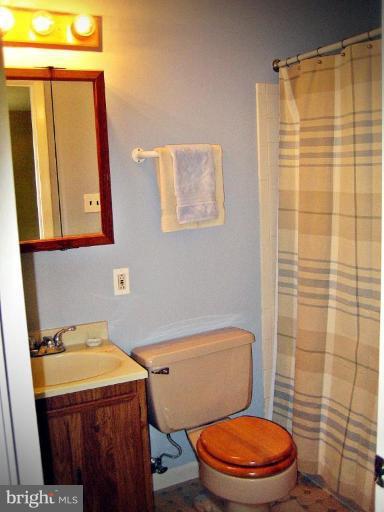13212 Delaney Road Woodbridge, VA 22193 - Photo 22 of 30 Bath #2
