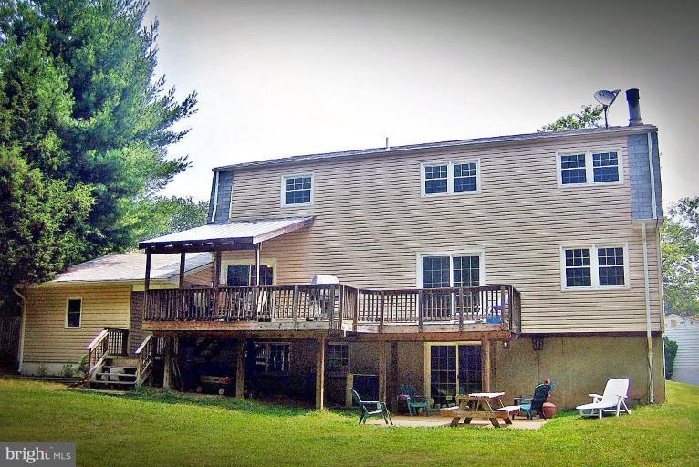 13212 Delaney Road Woodbridge, VA 22193 - Photo 27 of 30 Exterior (Rear)