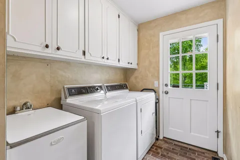 $1,100,000 | 925 Brockton Lane North, Plymouth, MN 55447