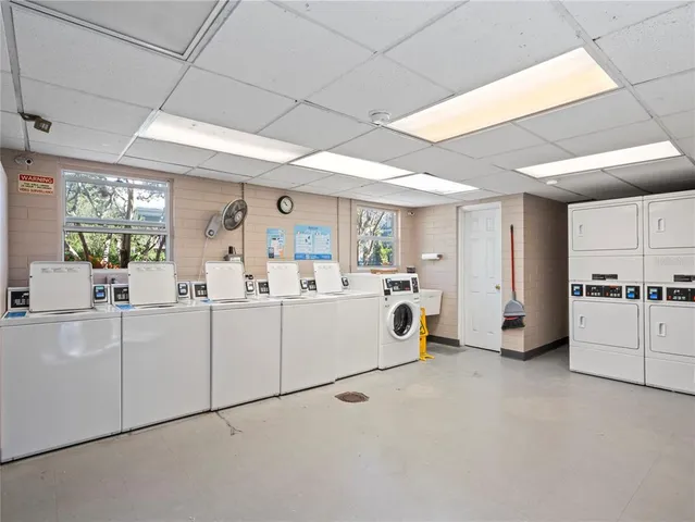 $275,000 | 1250 South Denning Drive, Unit 213, Winter Park, FL 32789