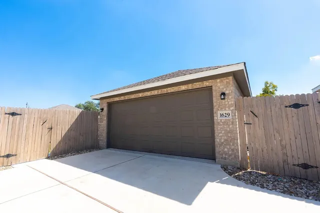 $310,000 | 1629 Arapaho Mountain Pass, Leander, TX 78641